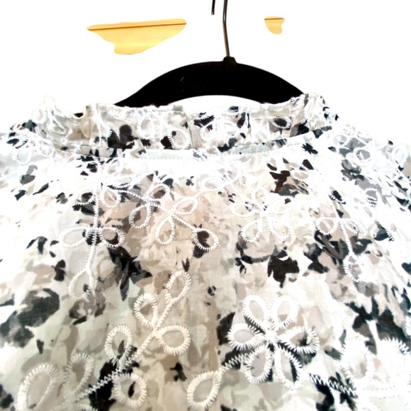 Logo Lori Goldstein Eyelet Lace Women’s Large White Black Floral Blouse Top - Picture 5 of 5